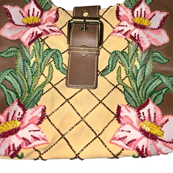 Isabella Fiore Hobo Bag - Picture 8 of 12